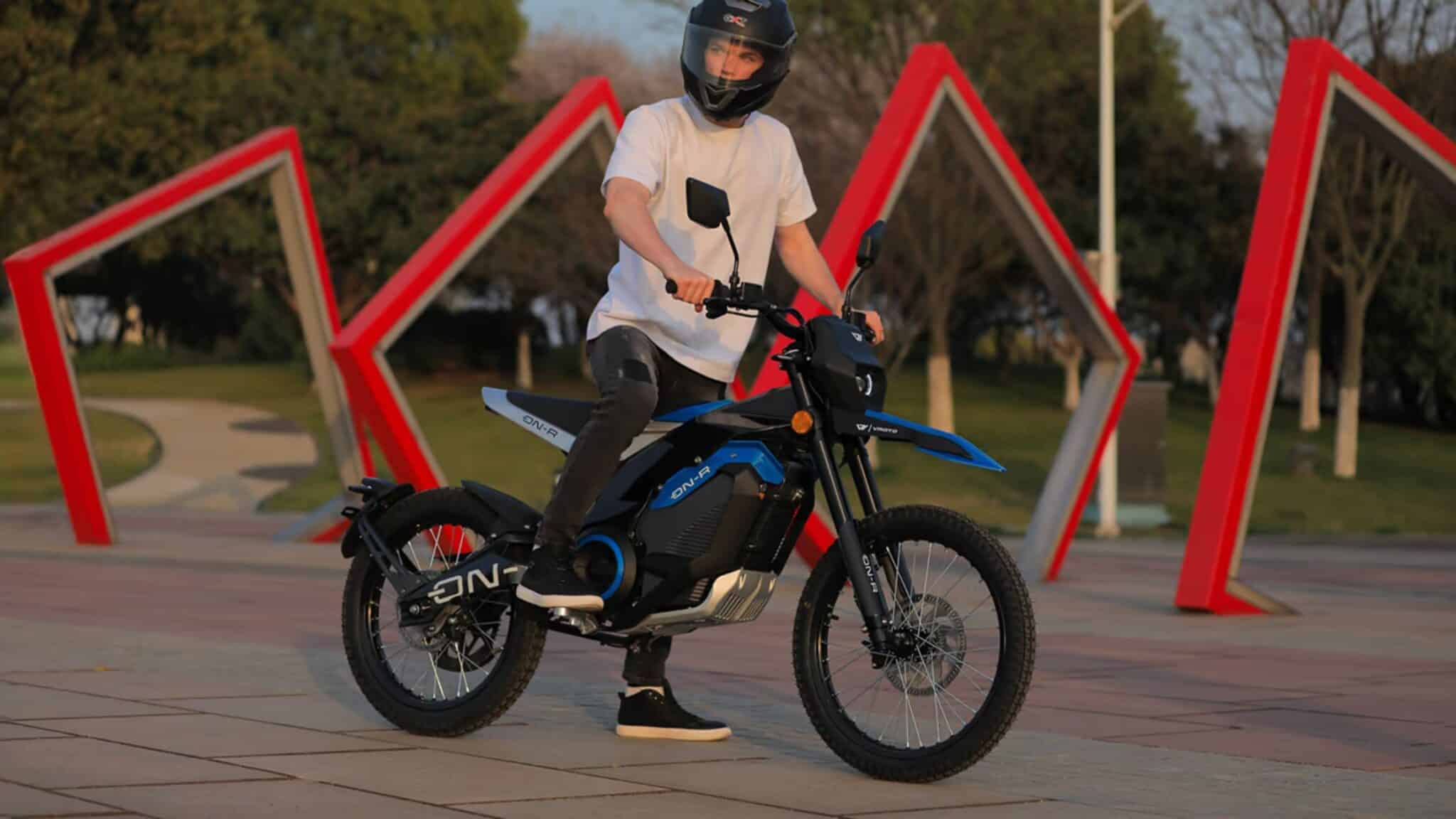 אופנוע חשמלי Super Soco ON-R - תמיר מוטורס